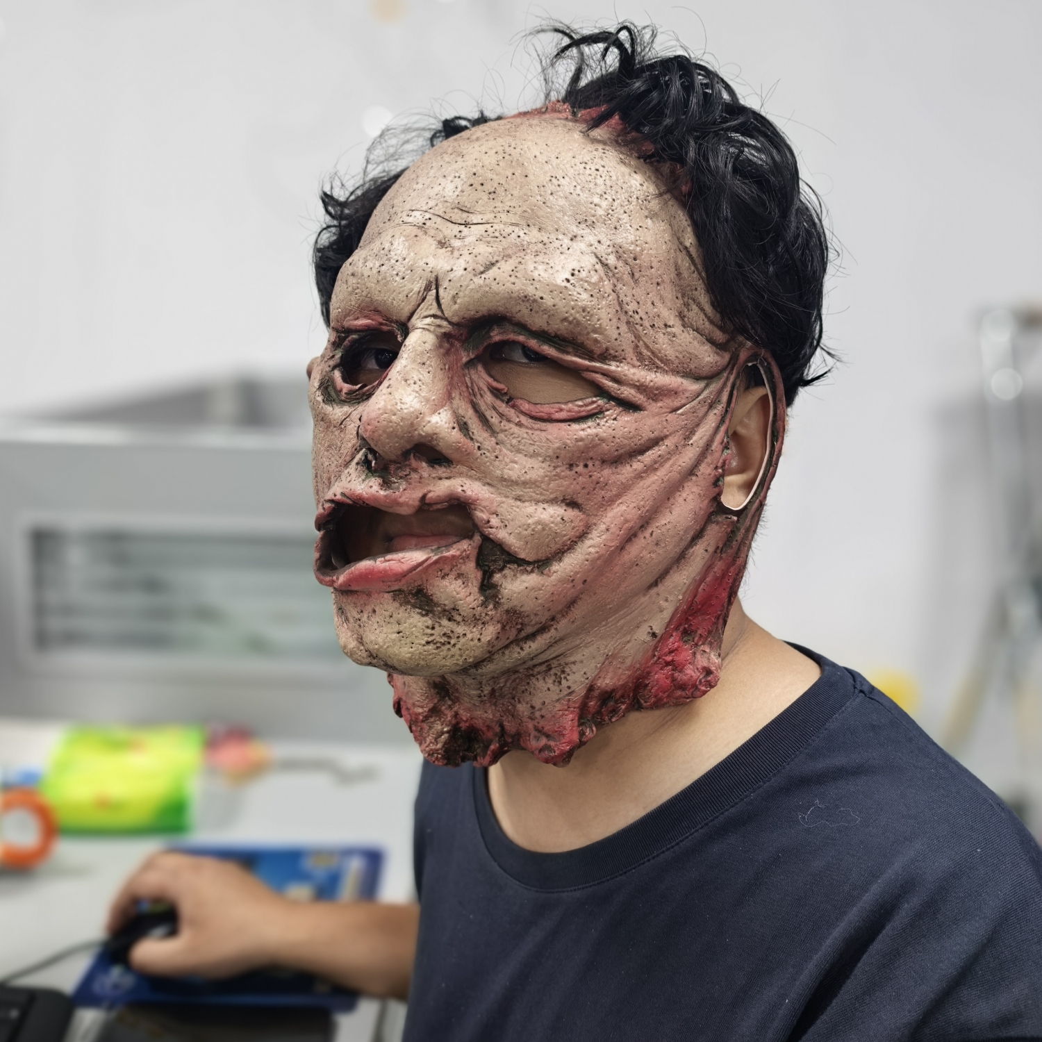 Respirator Half Face - Half Face Skinned Rubber Bloody Mask